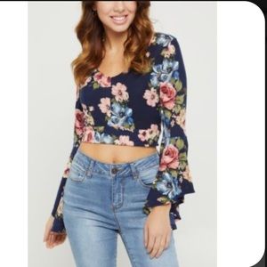 Cropped Floral Flared Sleeve Long Sleeve Shirt Size Small